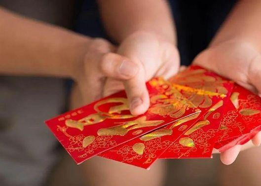 眷注员工怙恃，，为员工怙恃设置眷注金制度